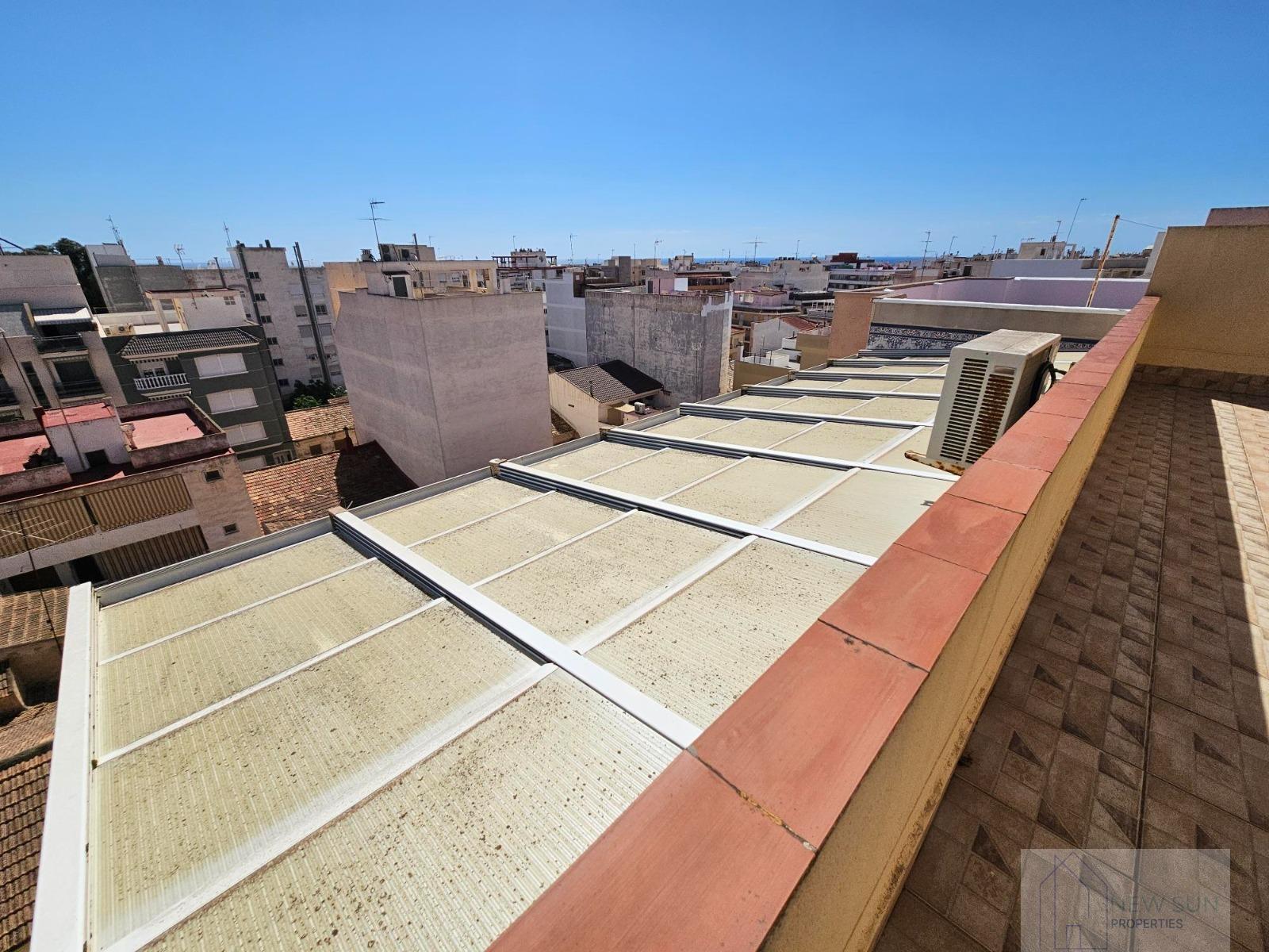 For sale of penthouse in Guardamar del Segura