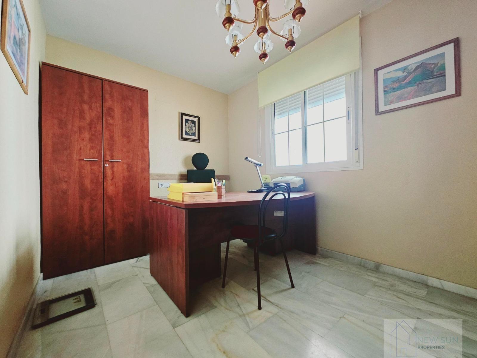 For sale of penthouse in Guardamar del Segura