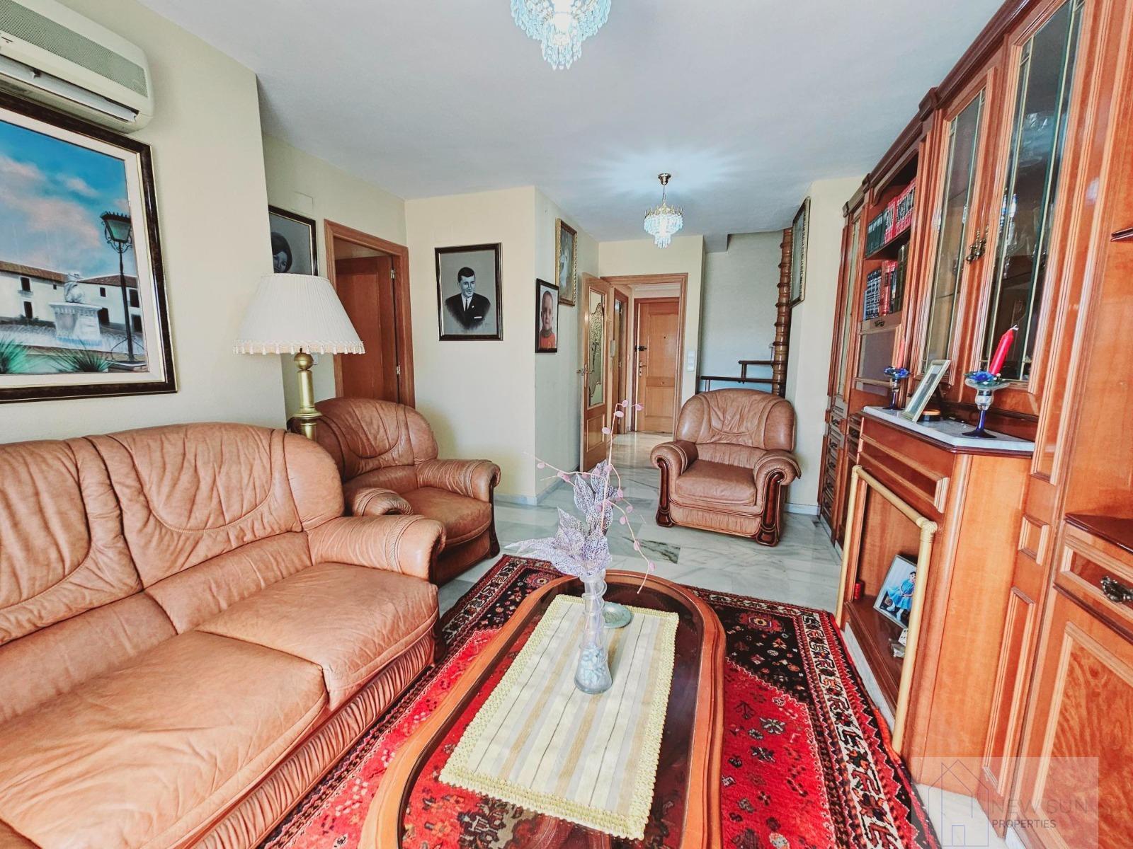 For sale of penthouse in Guardamar del Segura