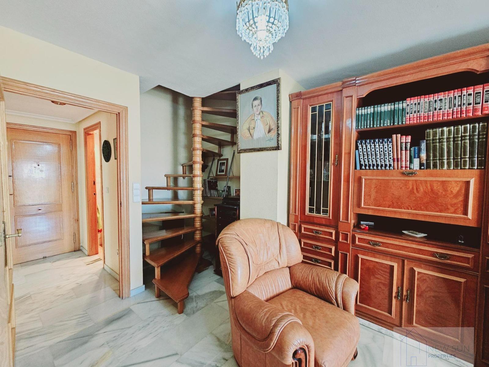 For sale of penthouse in Guardamar del Segura