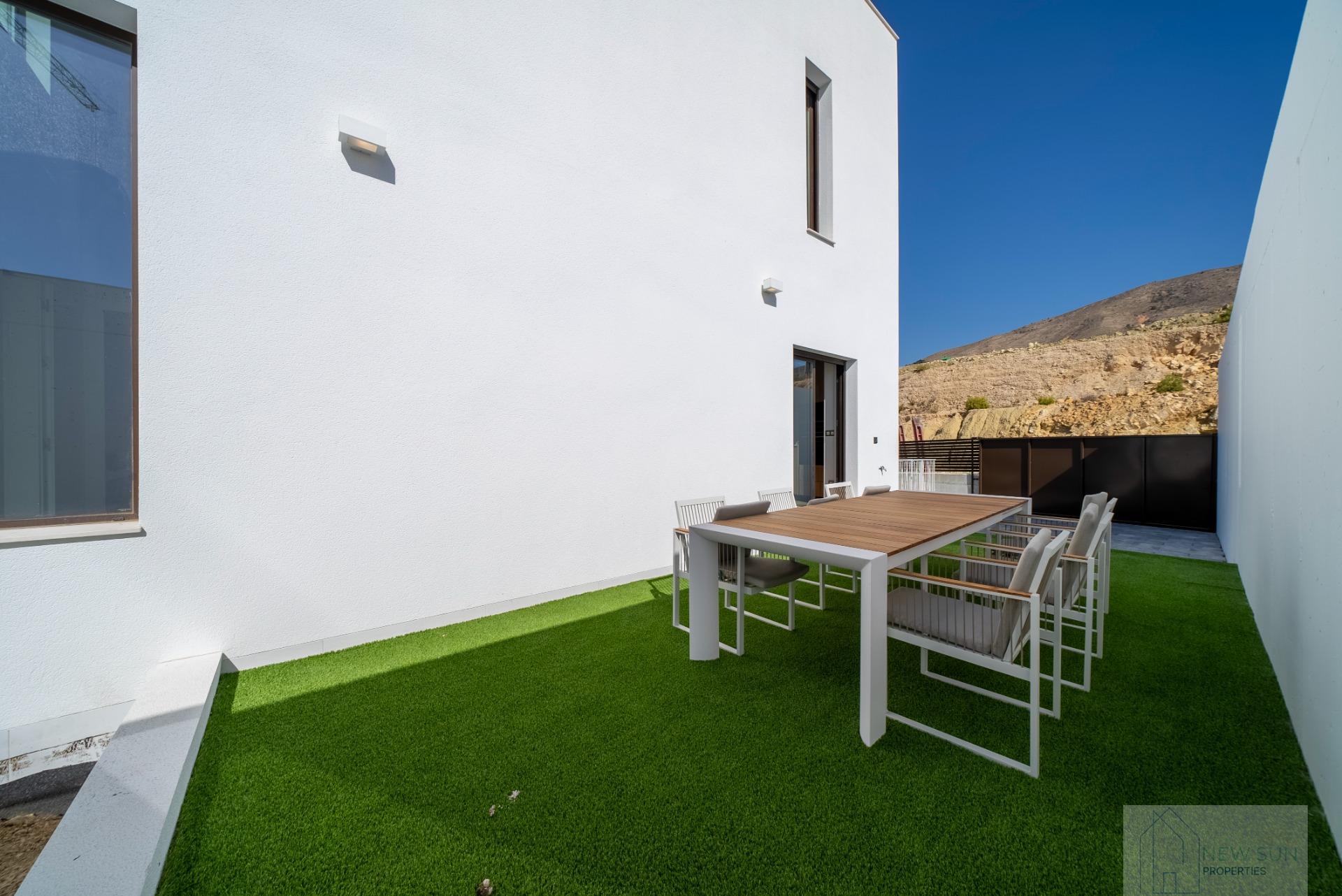 For sale of villa in Finestrat