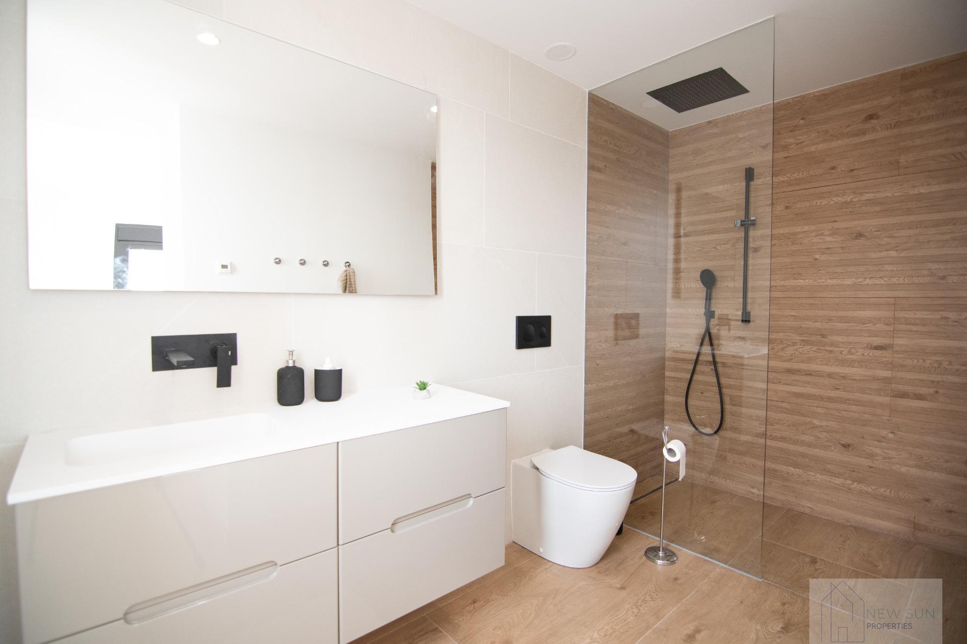 For sale of villa in Los Montesinos