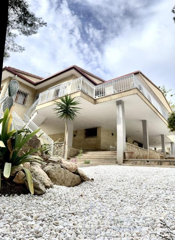 For sale of villa in Orihuela Costa