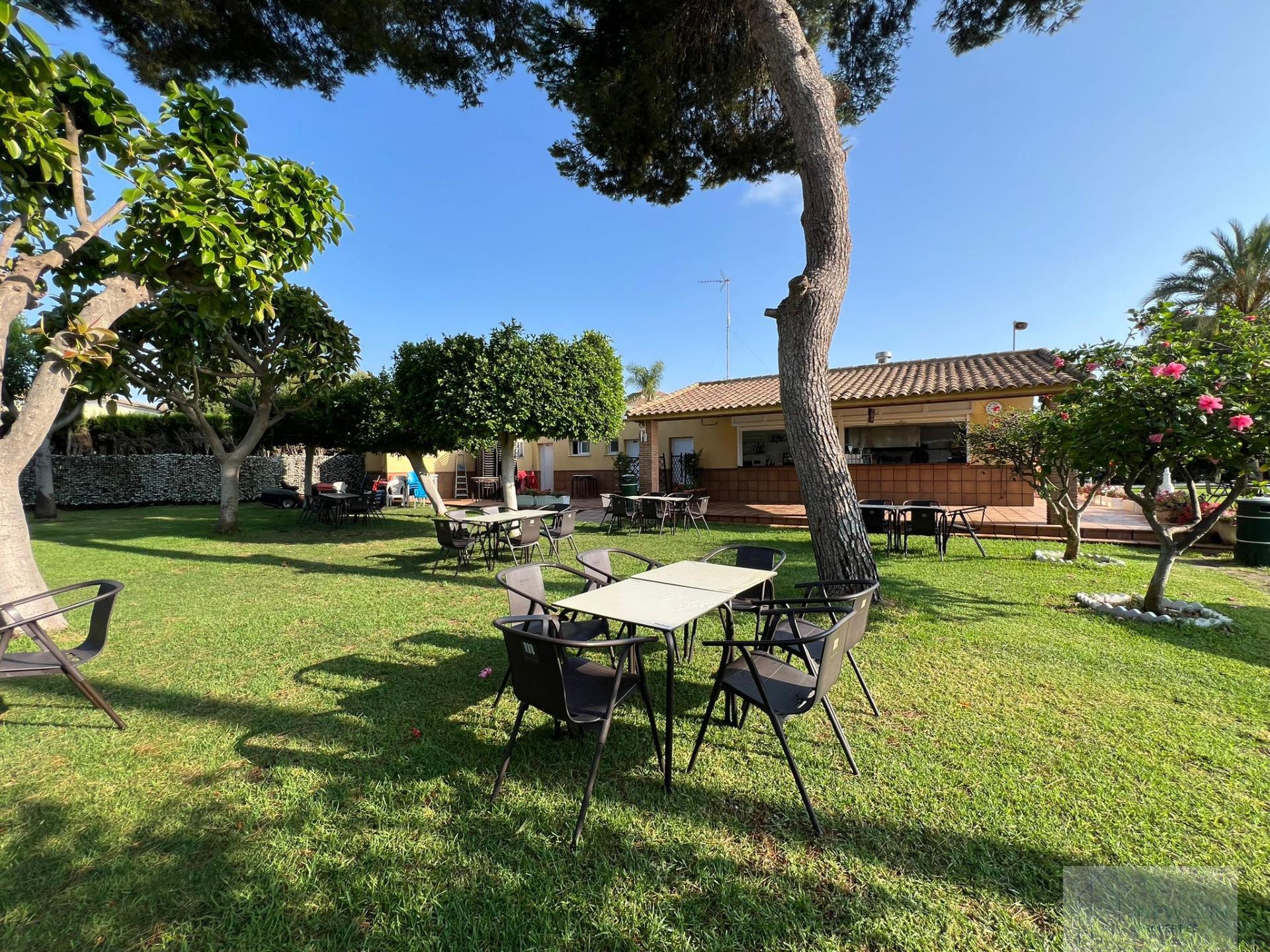 For sale of villa in Orihuela Costa