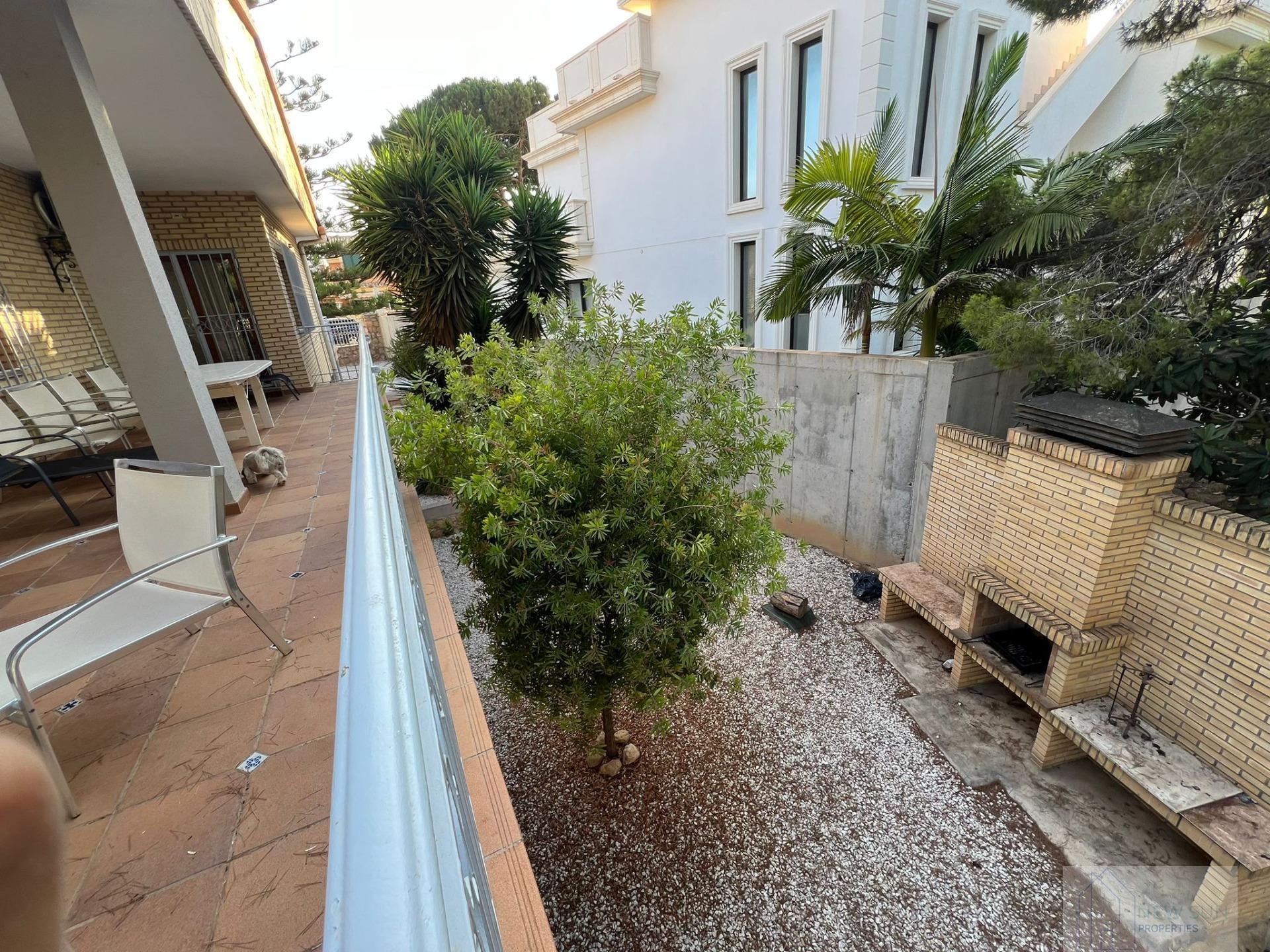 For sale of villa in Orihuela Costa