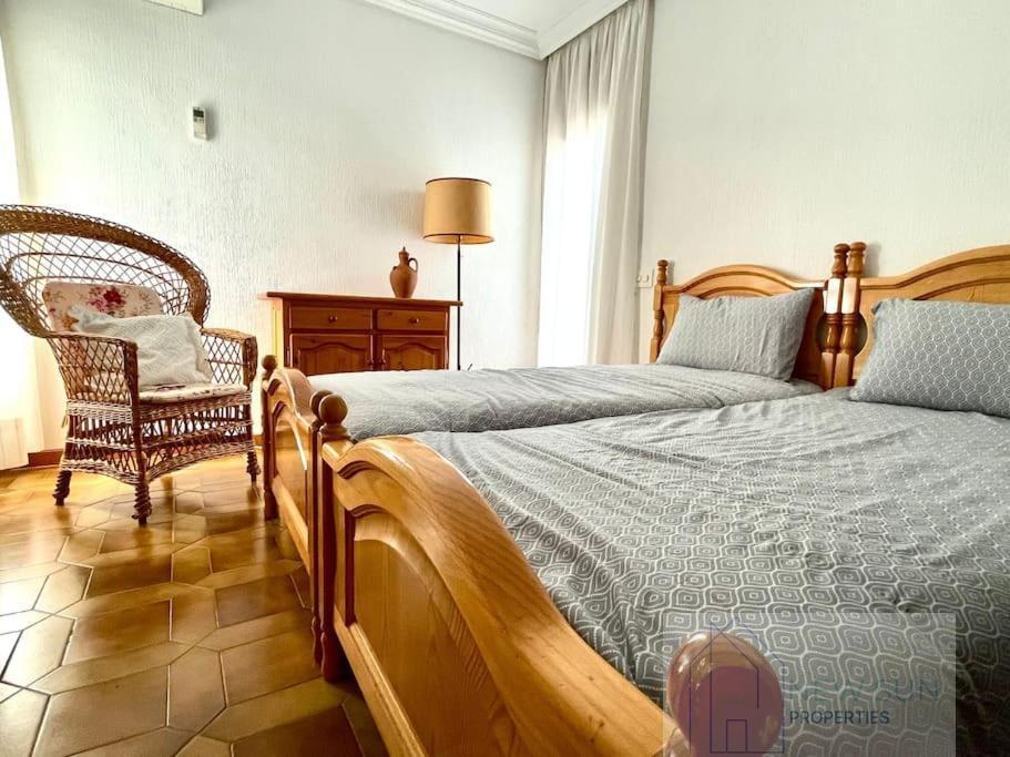 For sale of villa in Orihuela Costa