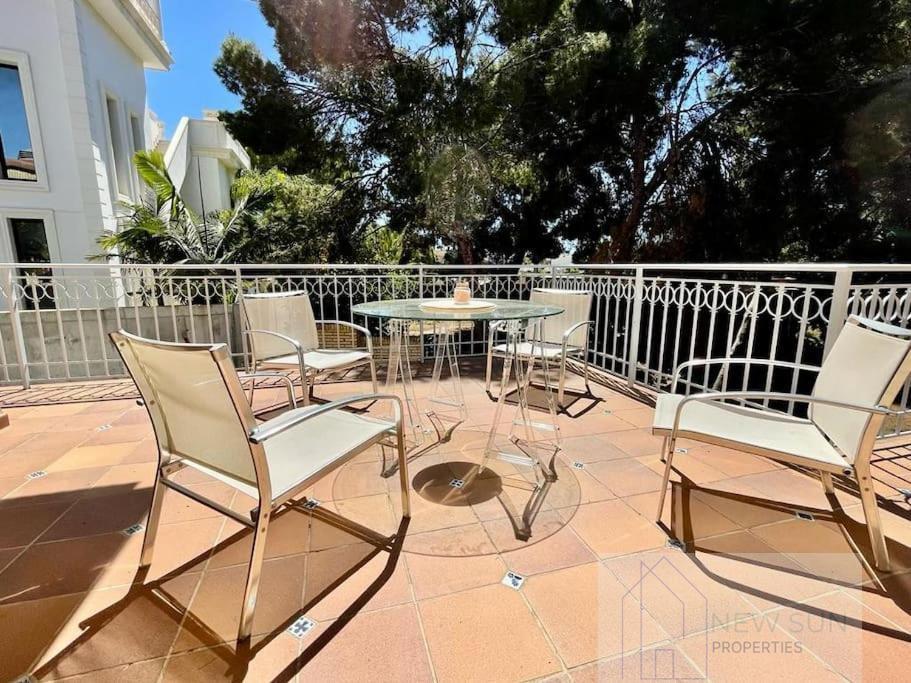 For sale of villa in Orihuela Costa