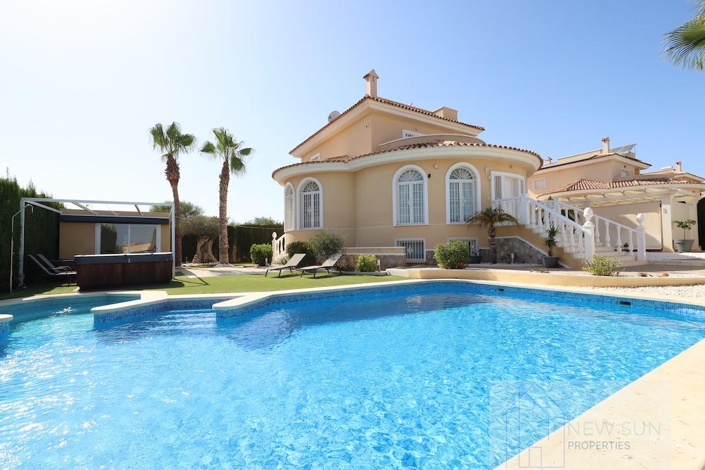 Venta de chalet en Ciudad quesada