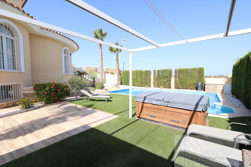 Venta de chalet en Ciudad quesada