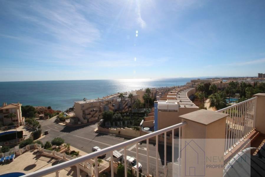 For sale of penthouse in Orihuela Costa