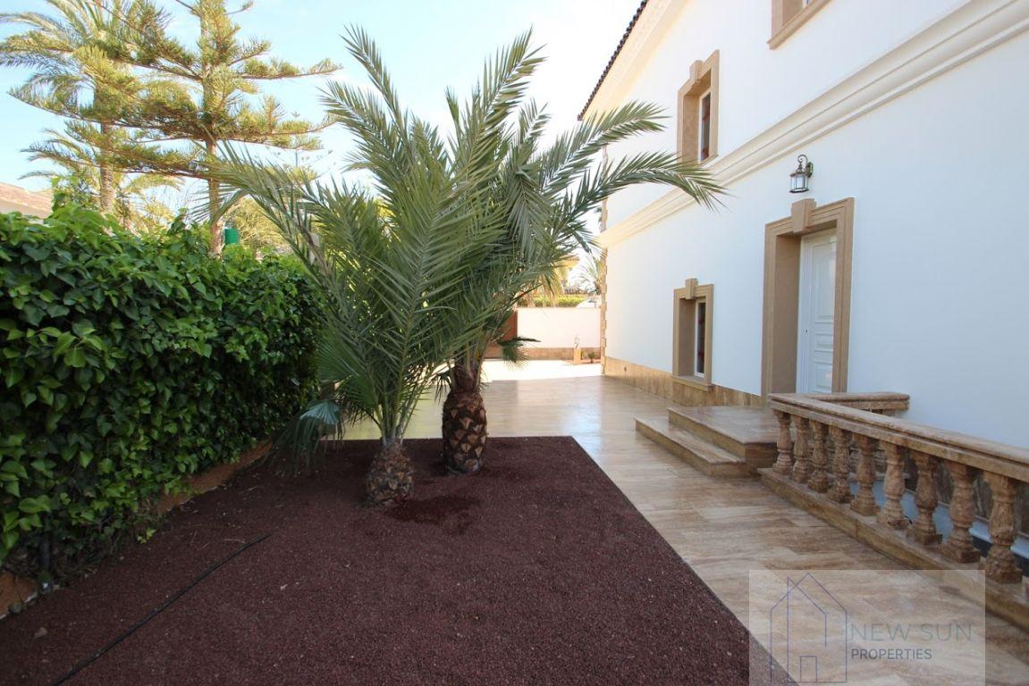 Venta de villa en Orihuela Costa