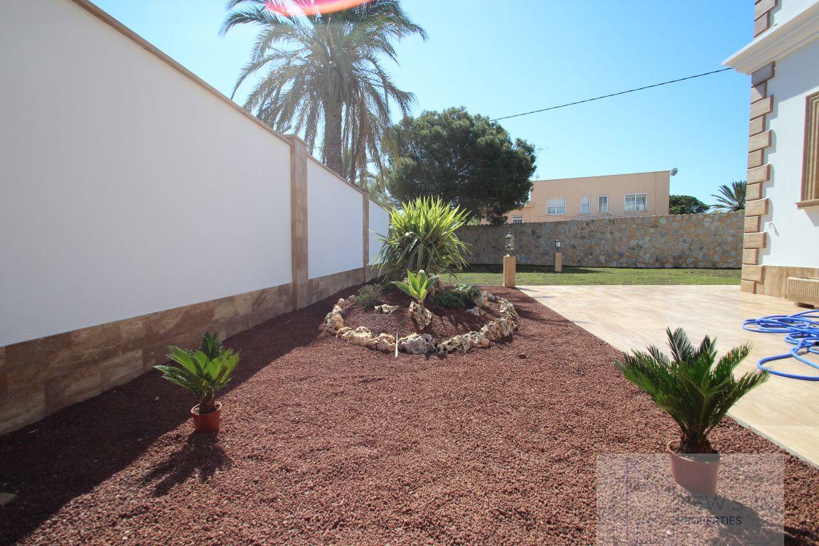 Venta de villa en Orihuela Costa