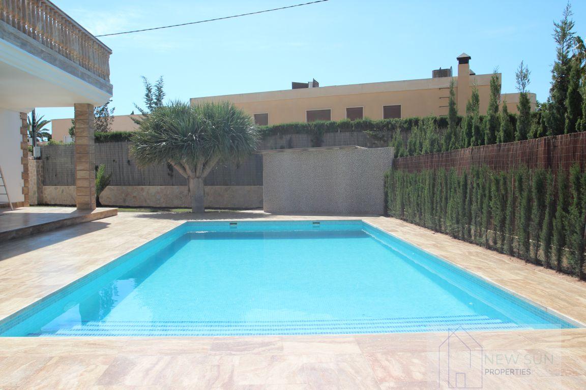 Venta de villa en Orihuela Costa