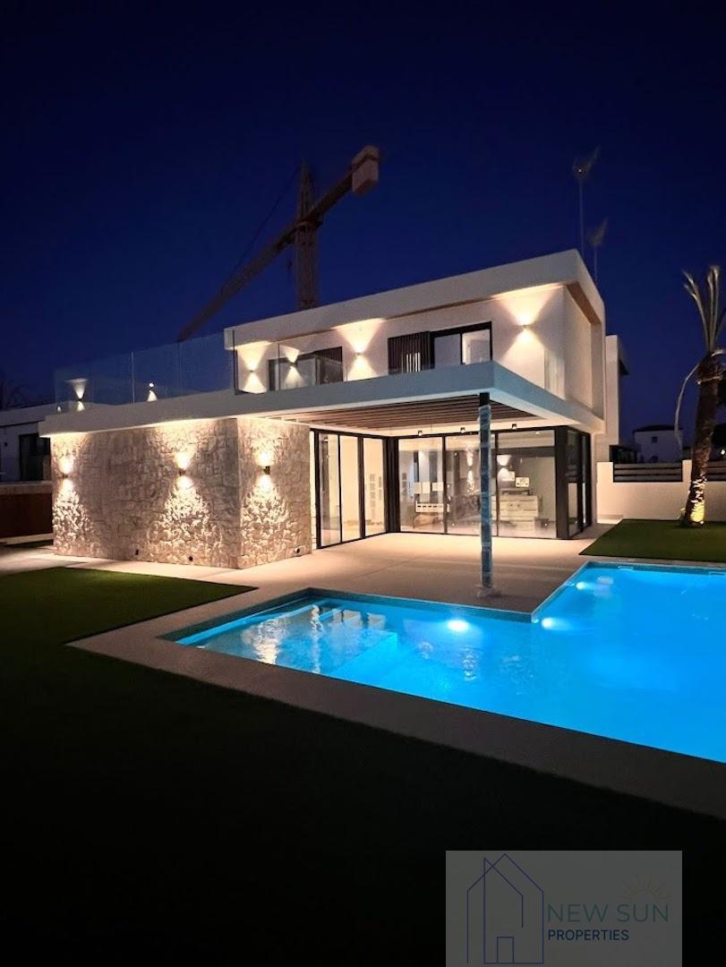 Venta de villa en Orihuela Costa