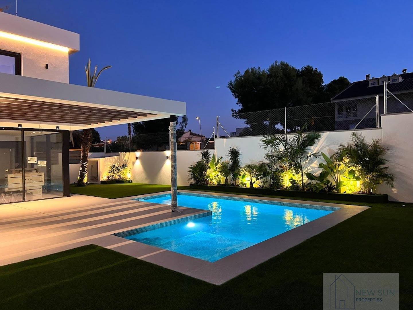 Venta de villa en Orihuela Costa