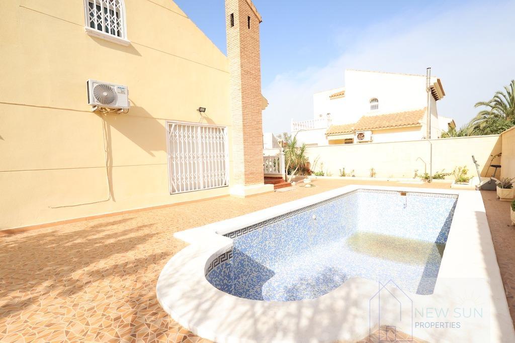 For sale of chalet in Orihuela Costa
