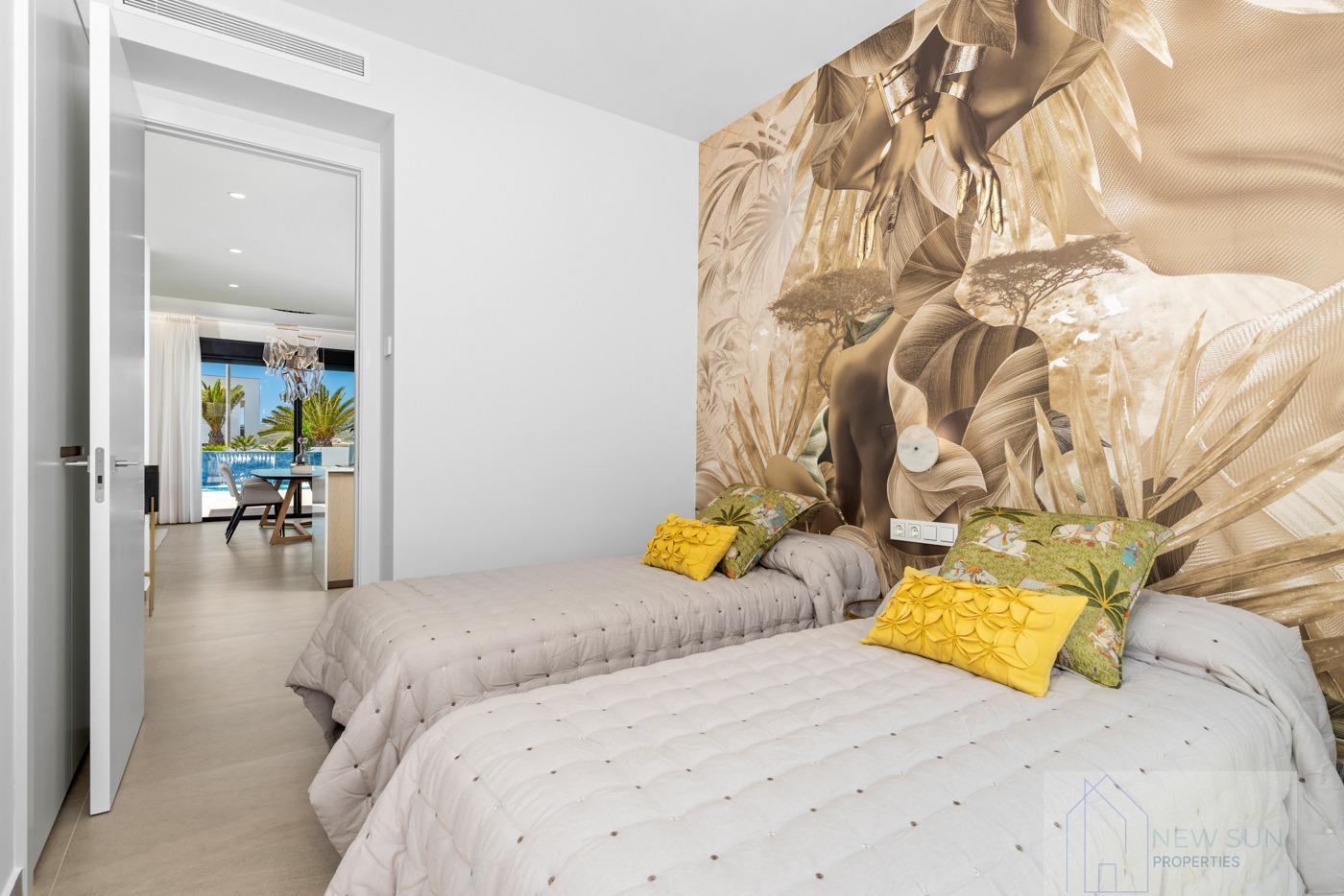 For sale of villa in Orihuela Costa