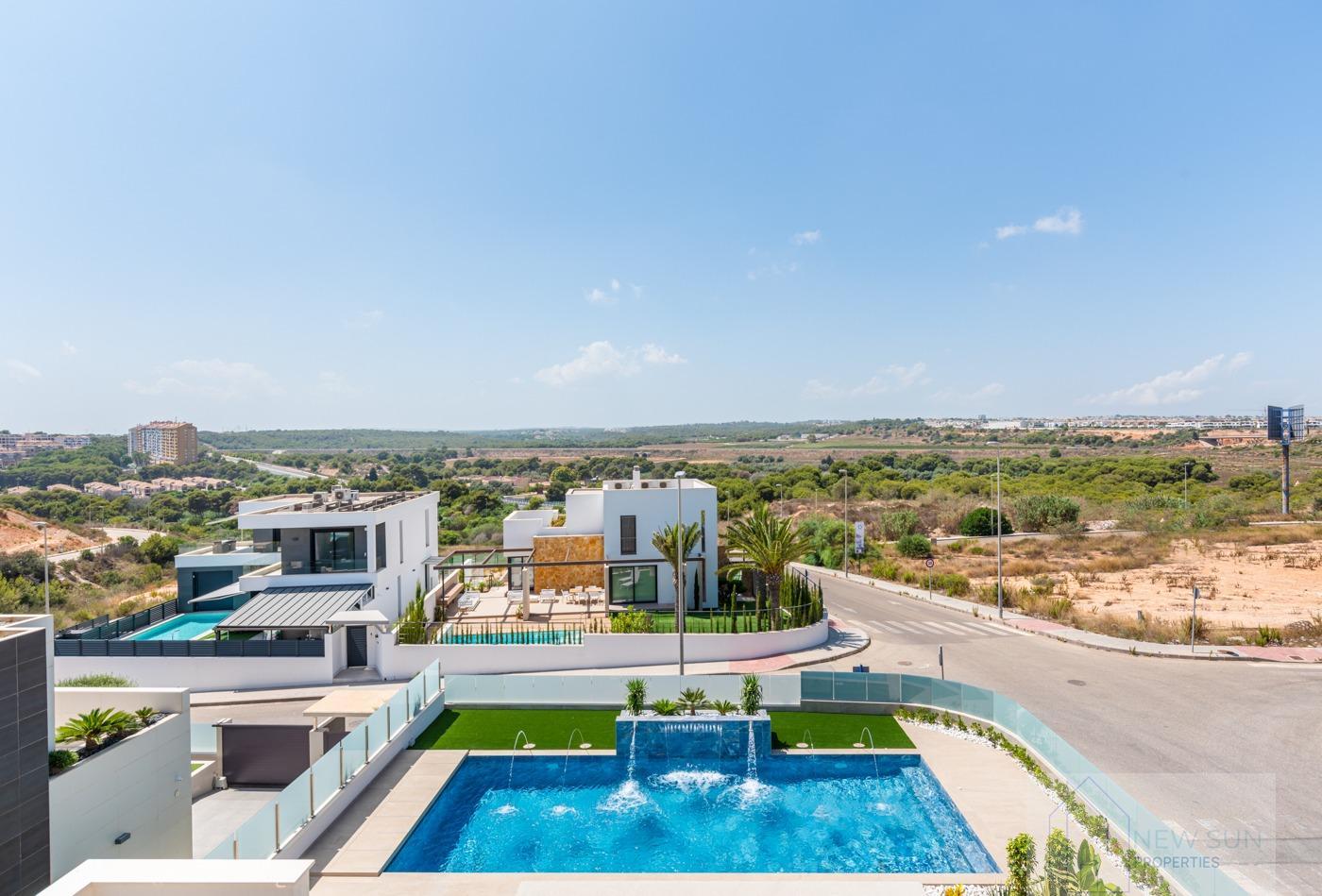 For sale of villa in Orihuela Costa