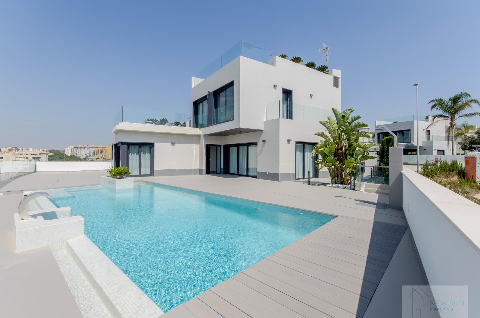 For sale of villa in Orihuela Costa