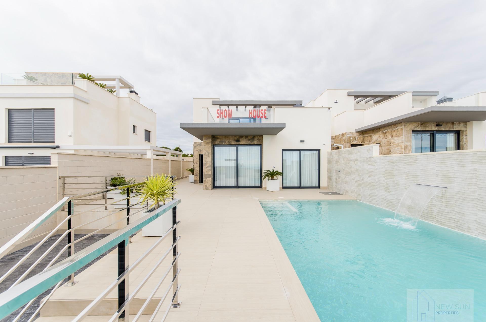 For sale of villa in Orihuela Costa