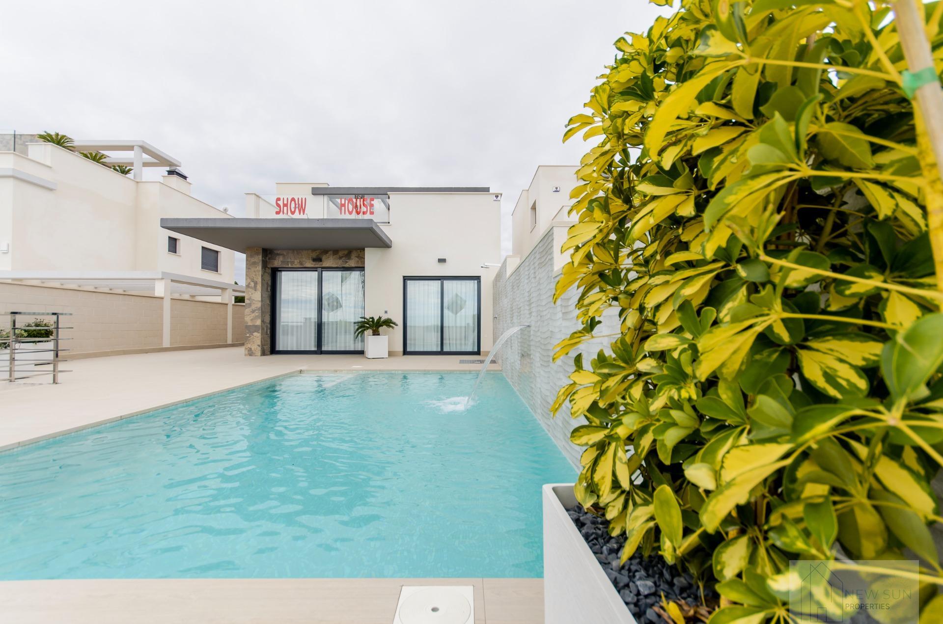 For sale of villa in Orihuela Costa