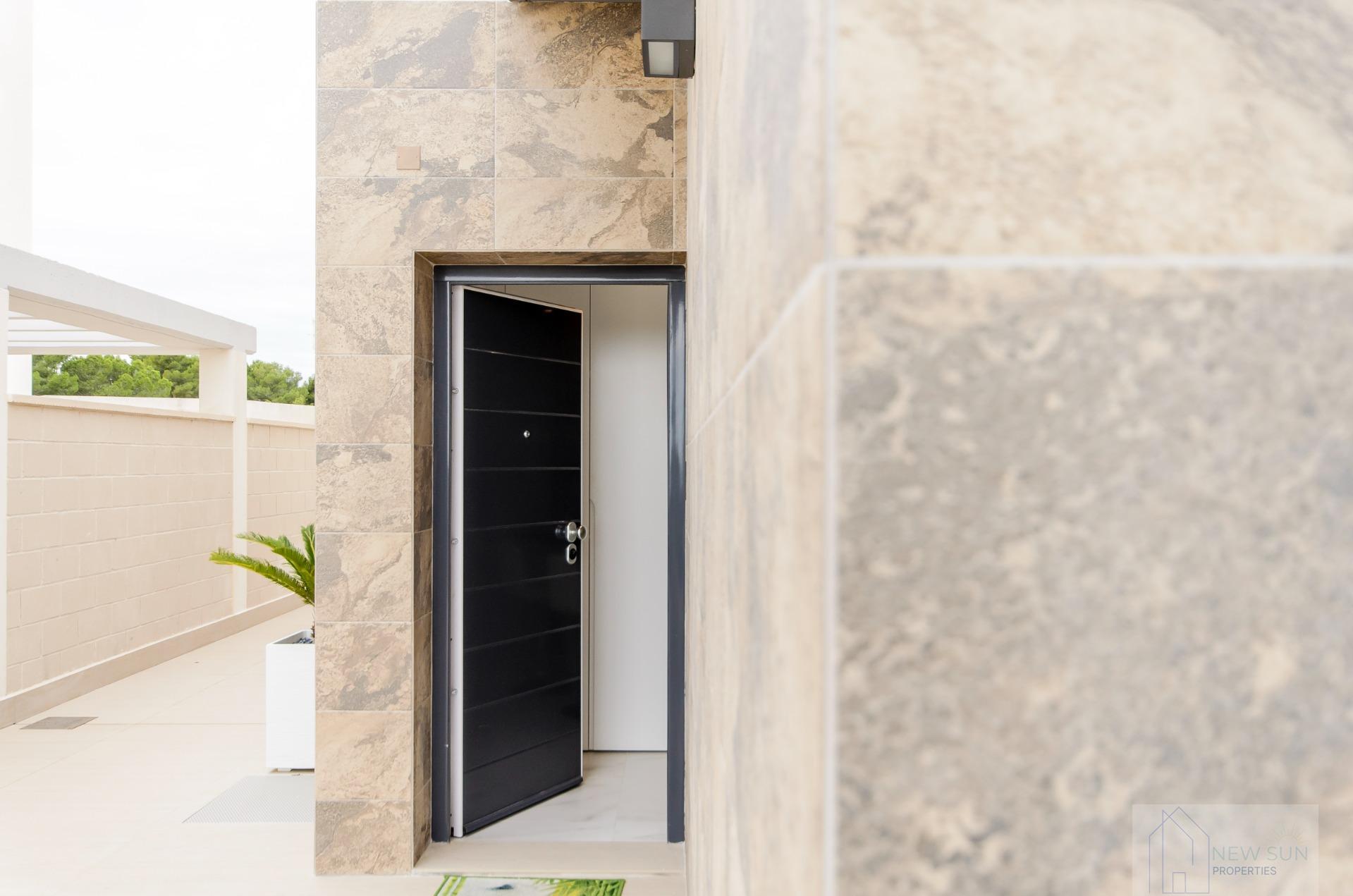 For sale of villa in Orihuela Costa