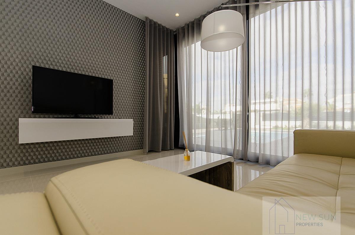 Venta de villa en Orihuela Costa