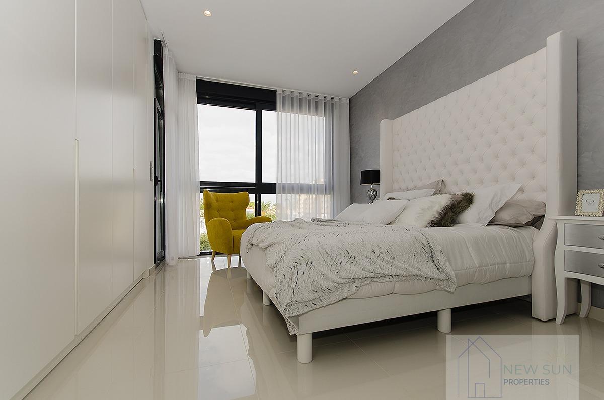 Venta de villa en Orihuela Costa