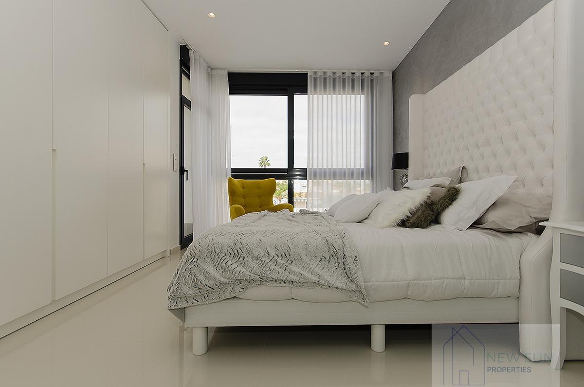 Venta de villa en Orihuela Costa