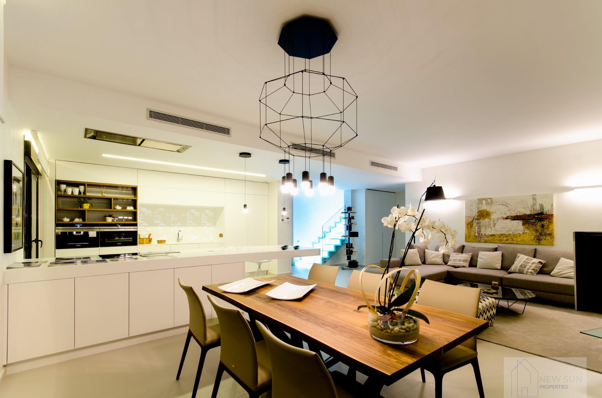 For sale of villa in Orihuela Costa