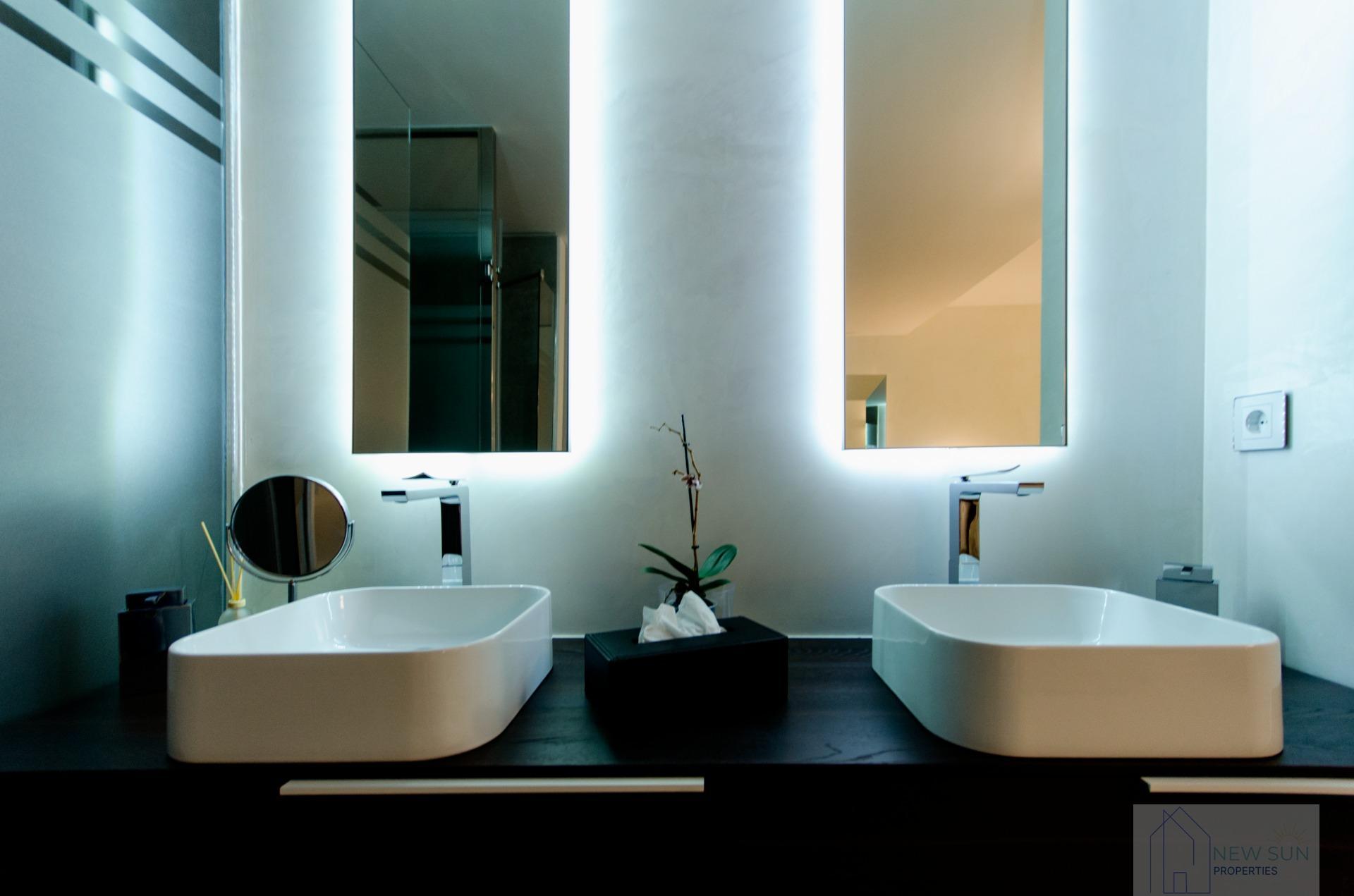 For sale of villa in Orihuela Costa