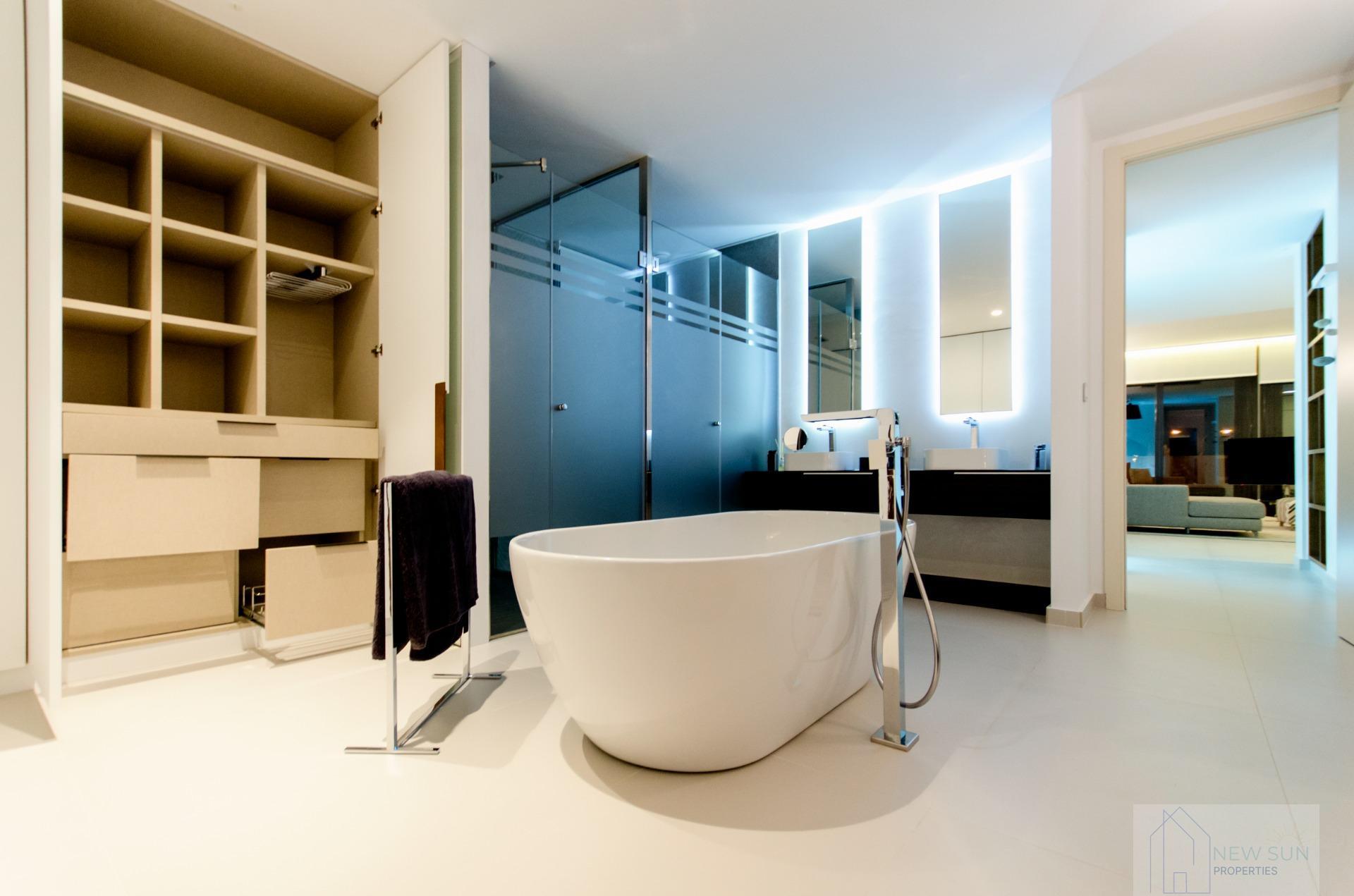 For sale of villa in Orihuela Costa