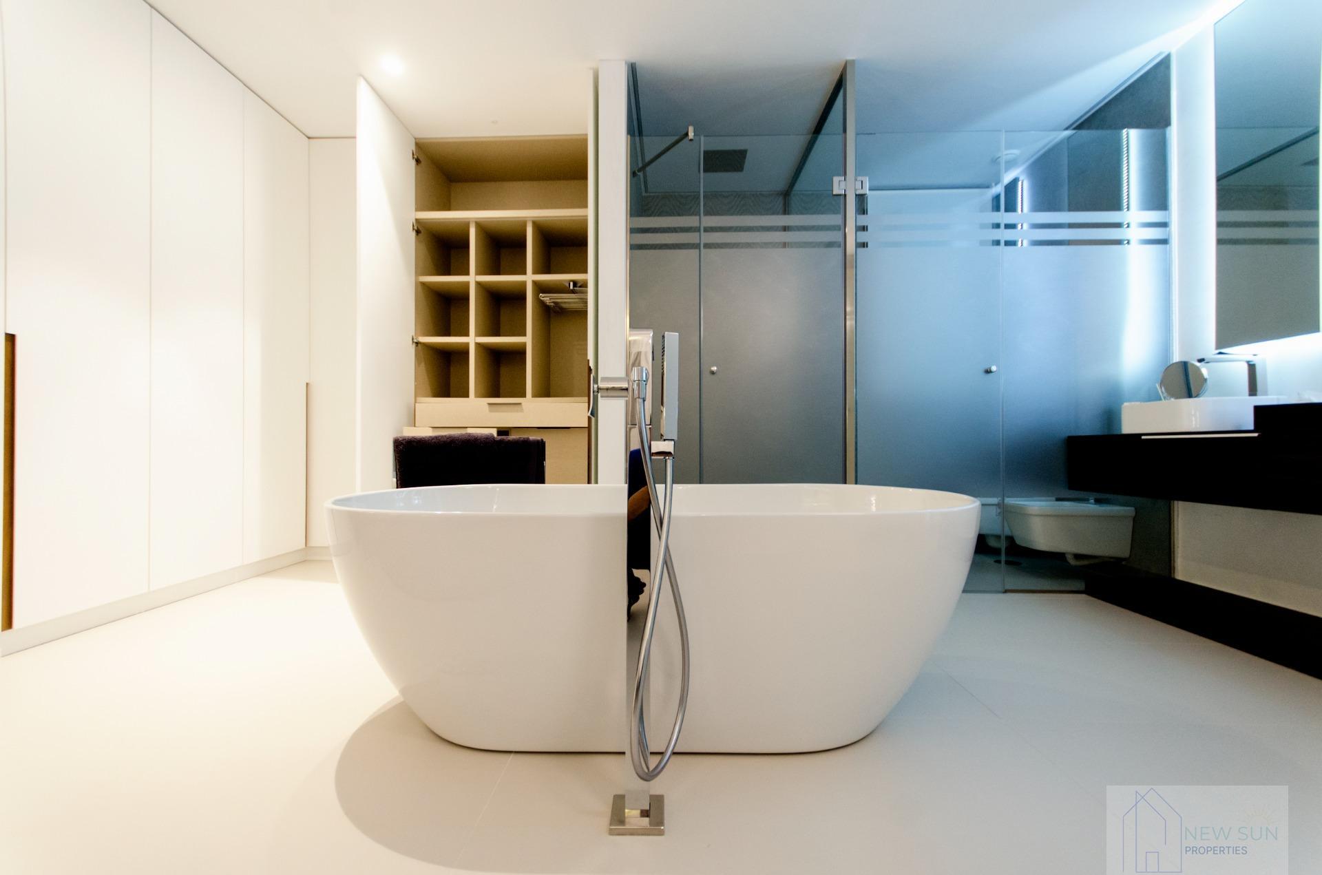 For sale of villa in Orihuela Costa