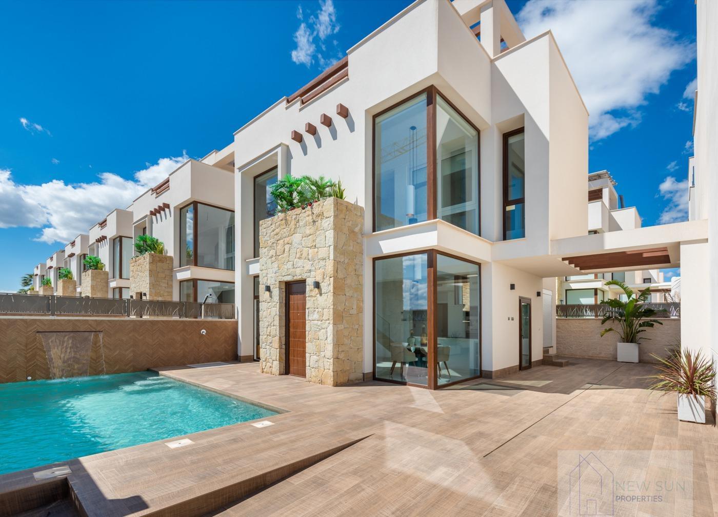 Venta de villa en Los Montesinos