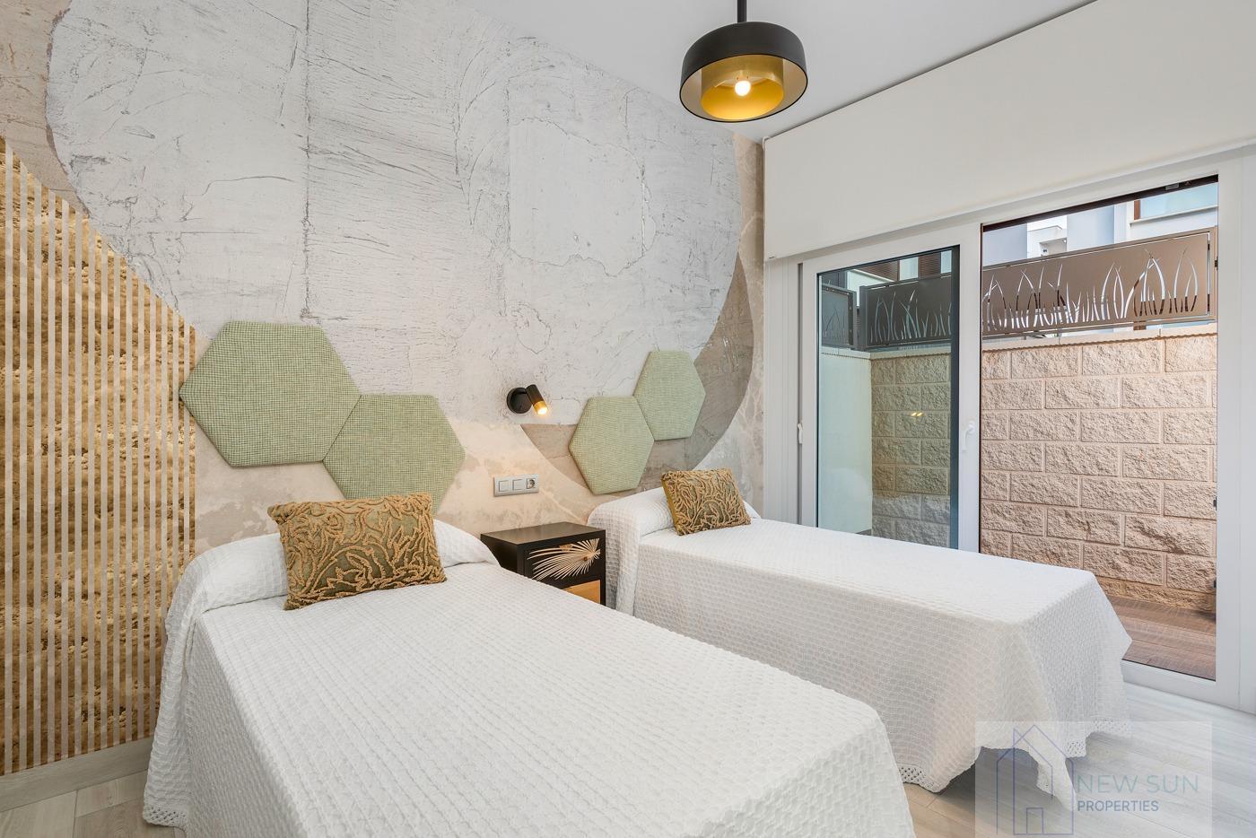 Venta de villa en Los Montesinos
