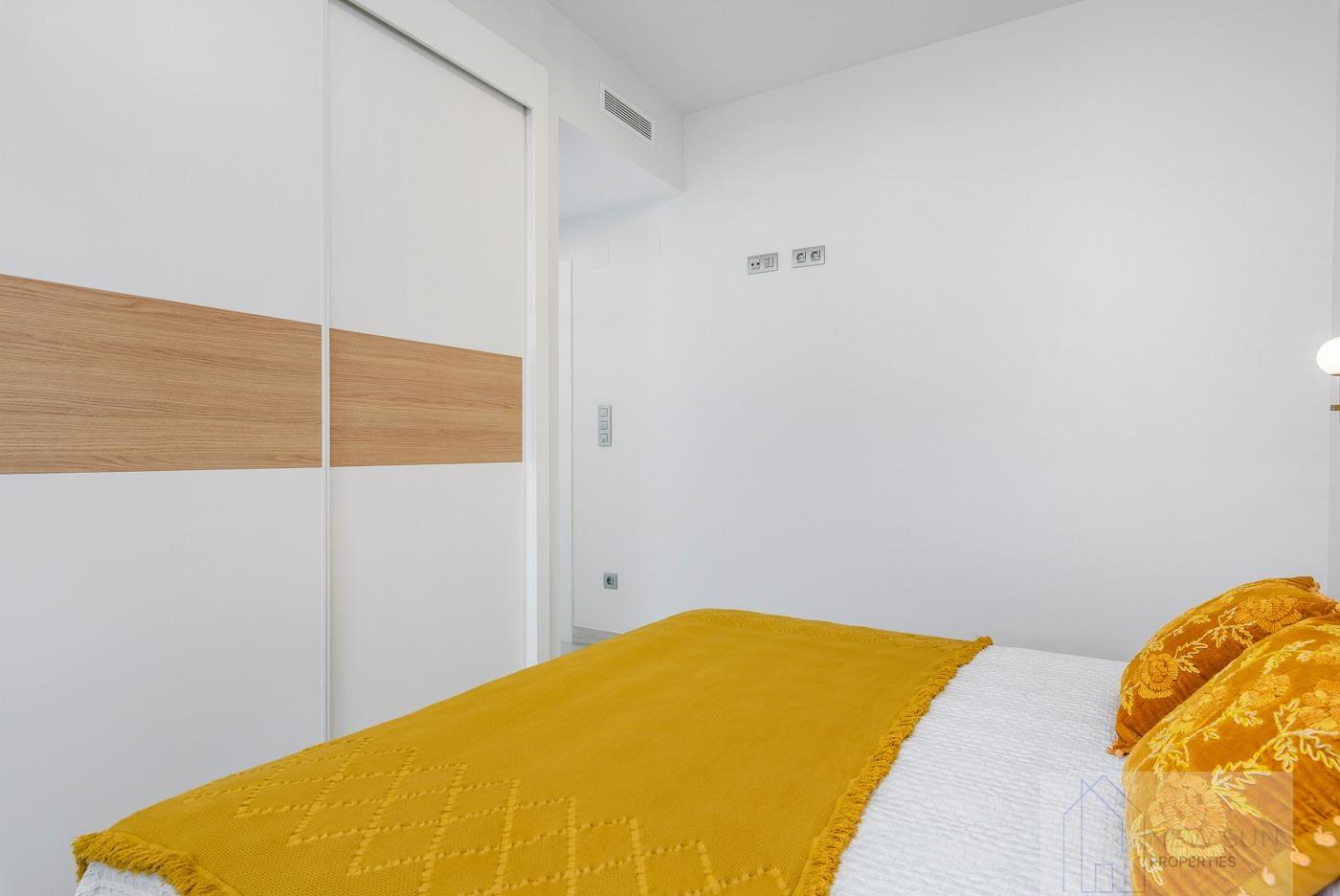 Venta de villa en Los Montesinos