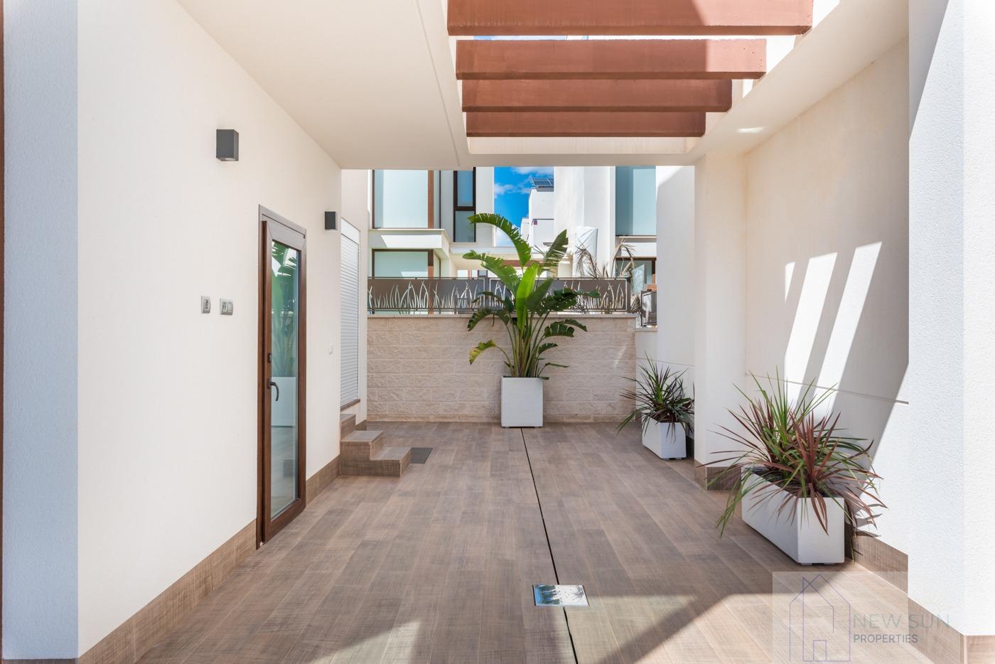 Venta de villa en Los Montesinos