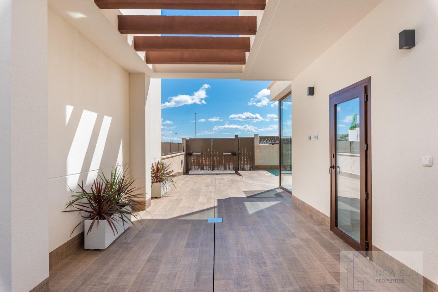 Venta de villa en Los Montesinos