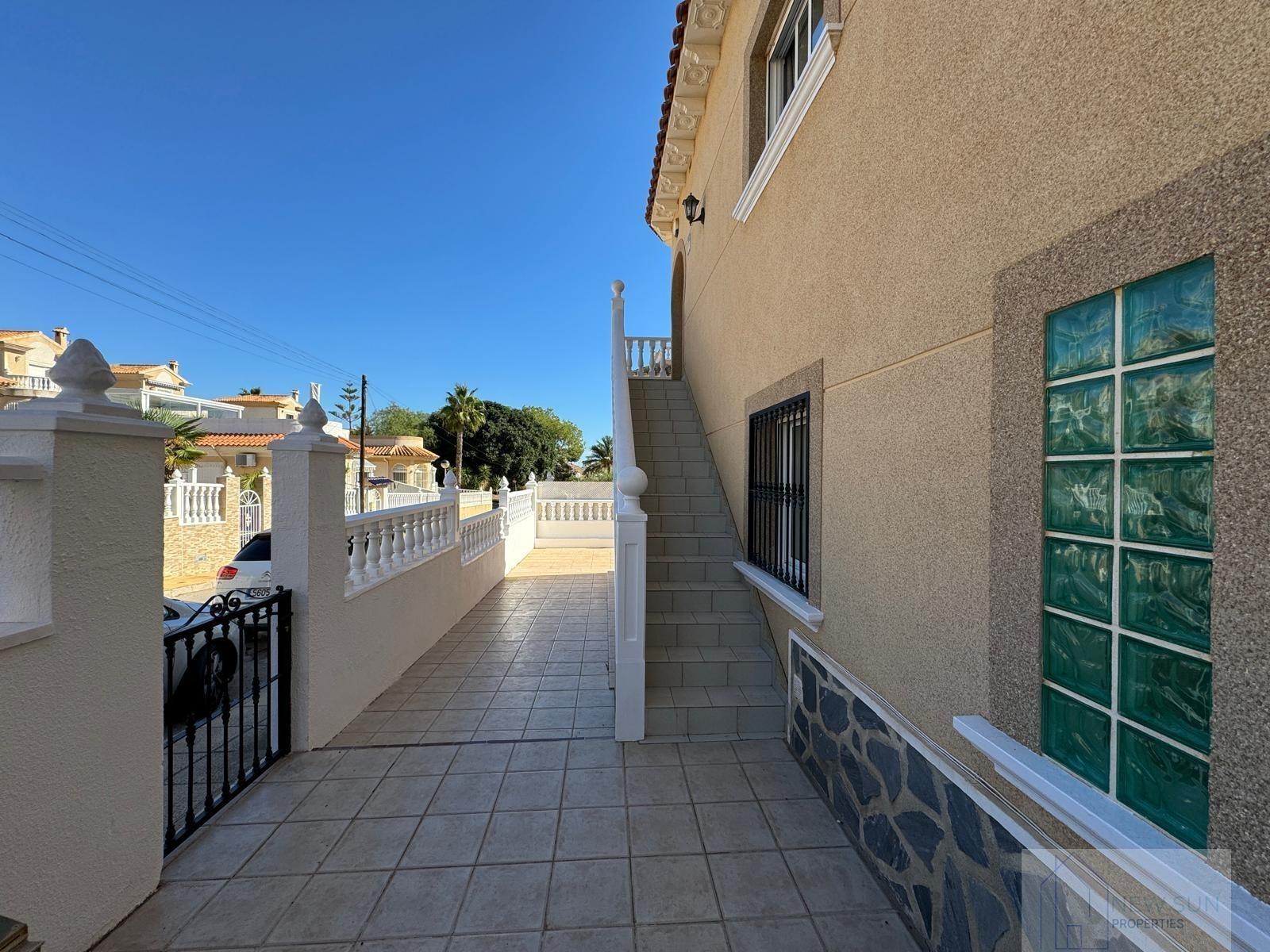 Venta de villa en Orihuela Costa