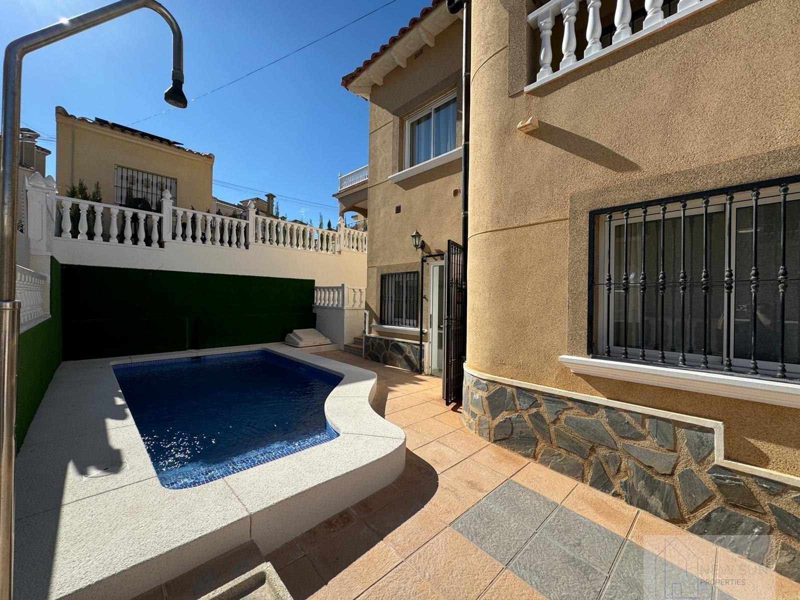 Venta de villa en Orihuela Costa