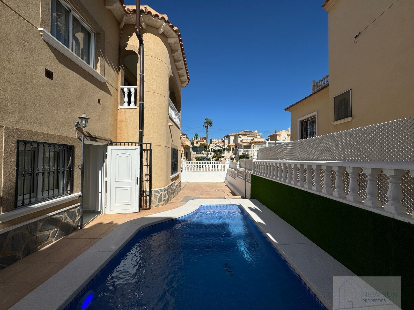 Venta de villa en Orihuela Costa