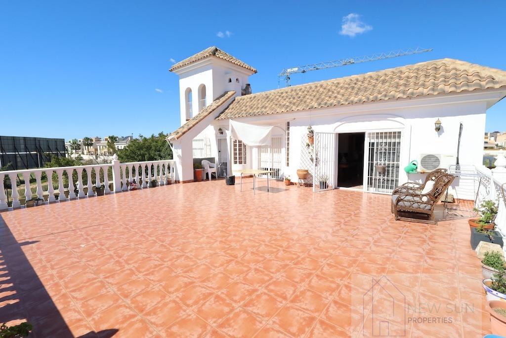 For sale of chalet in Orihuela Costa