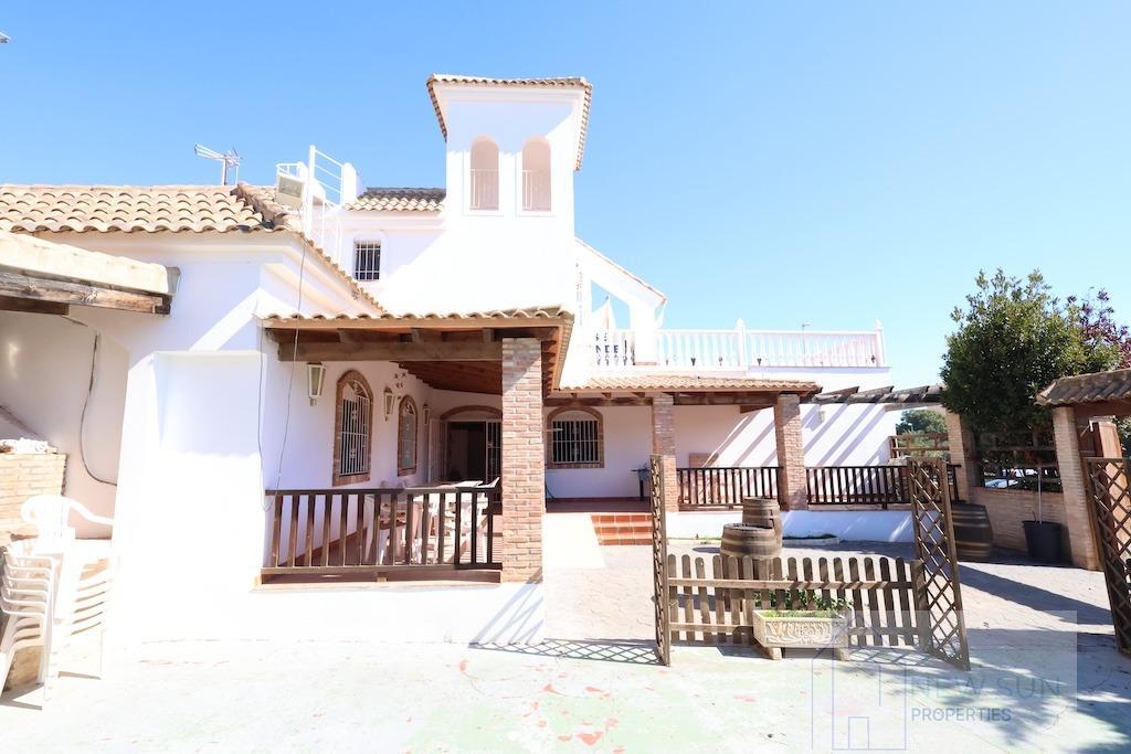 For sale of chalet in Orihuela Costa