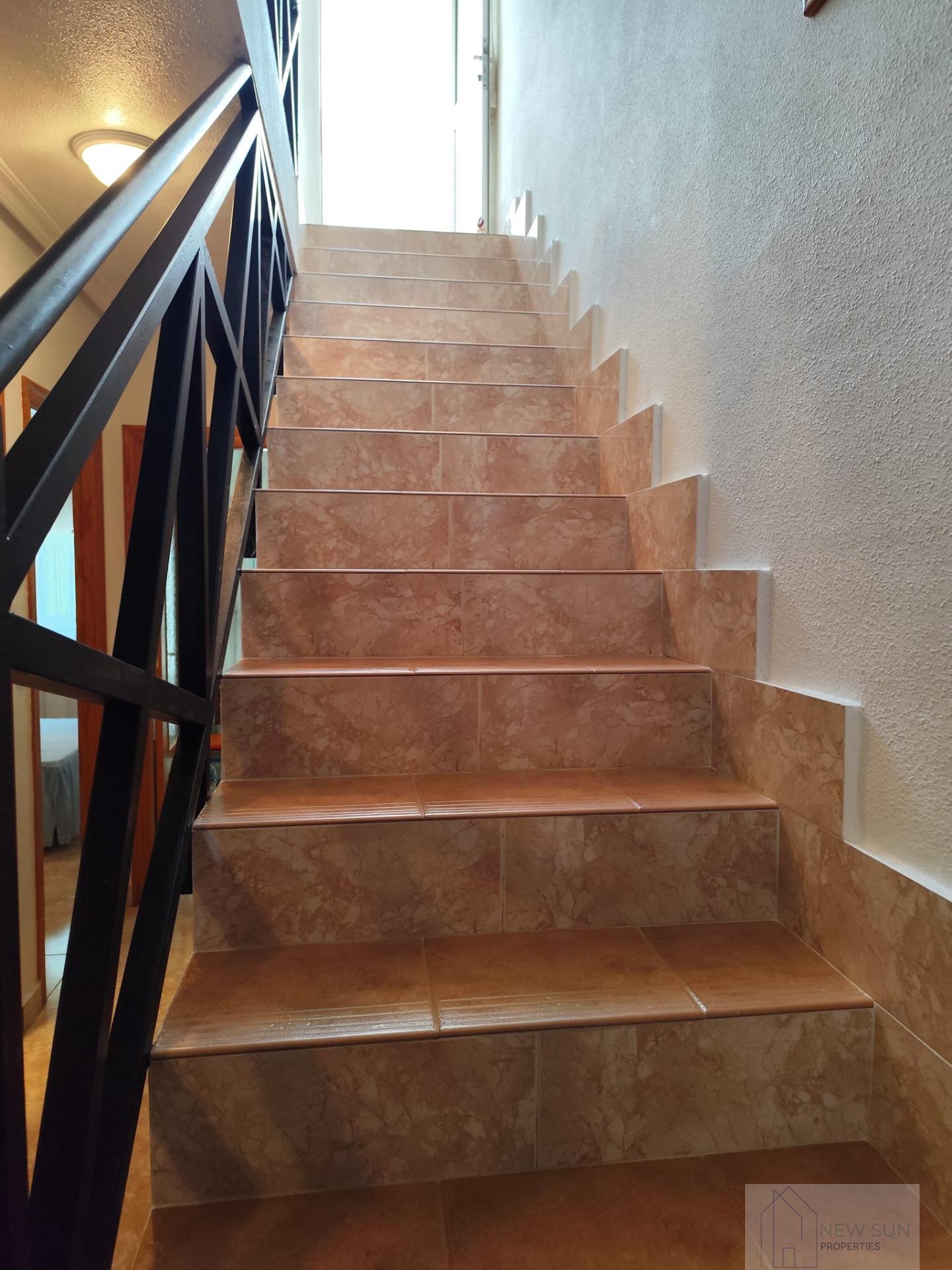 For sale of duplex in Los Alcázares