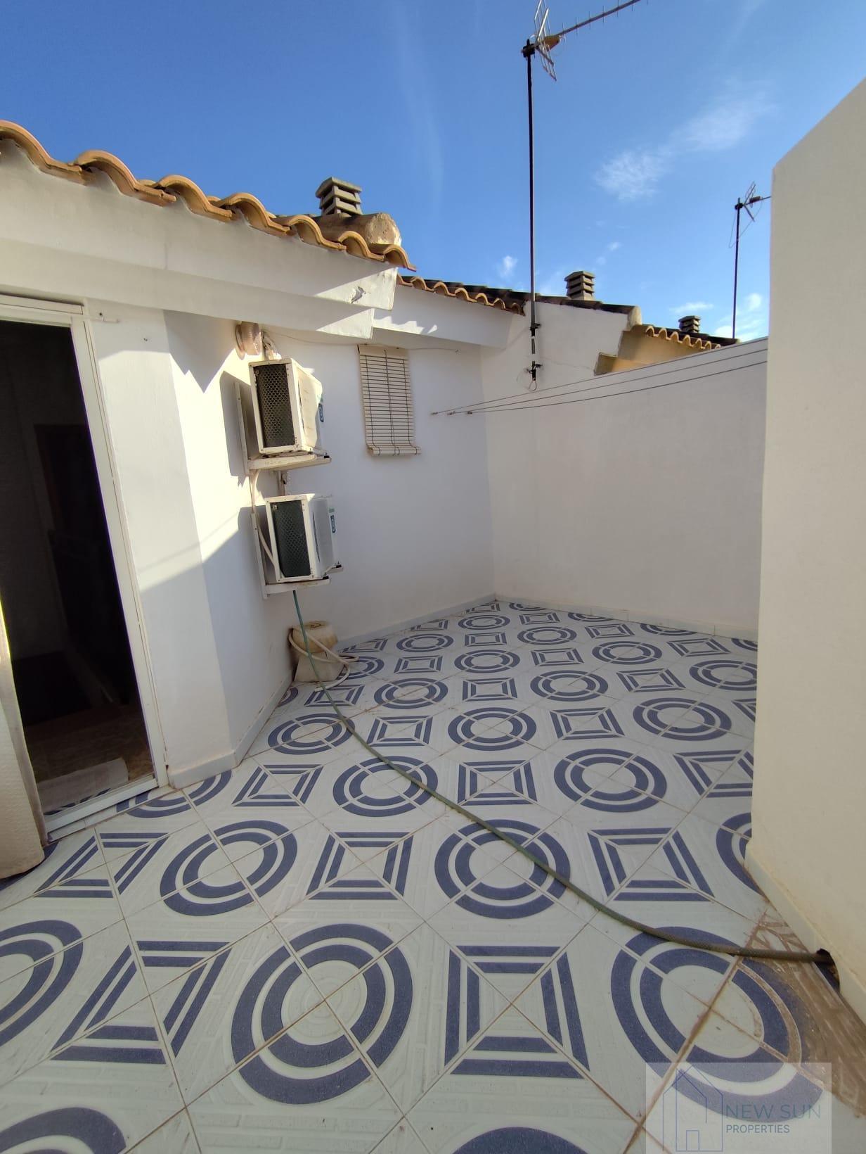 For sale of duplex in Los Alcázares