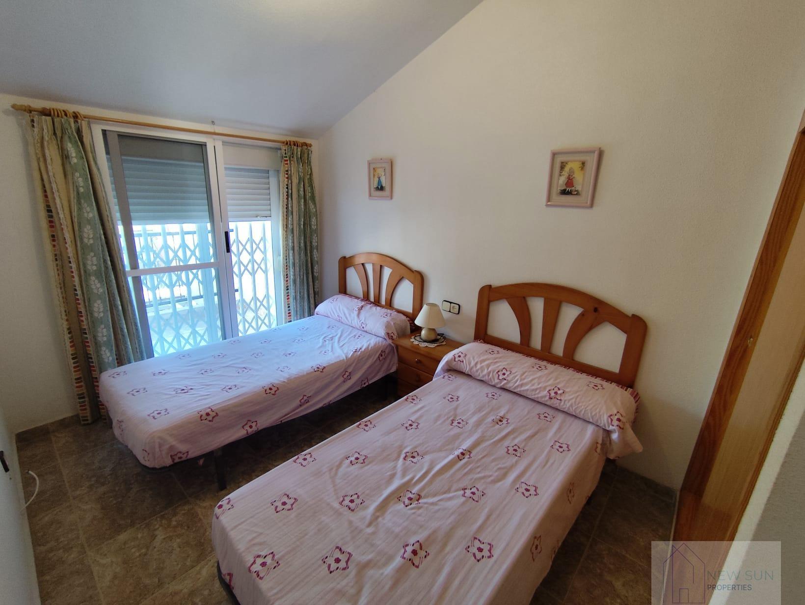 For sale of duplex in Los Alcázares