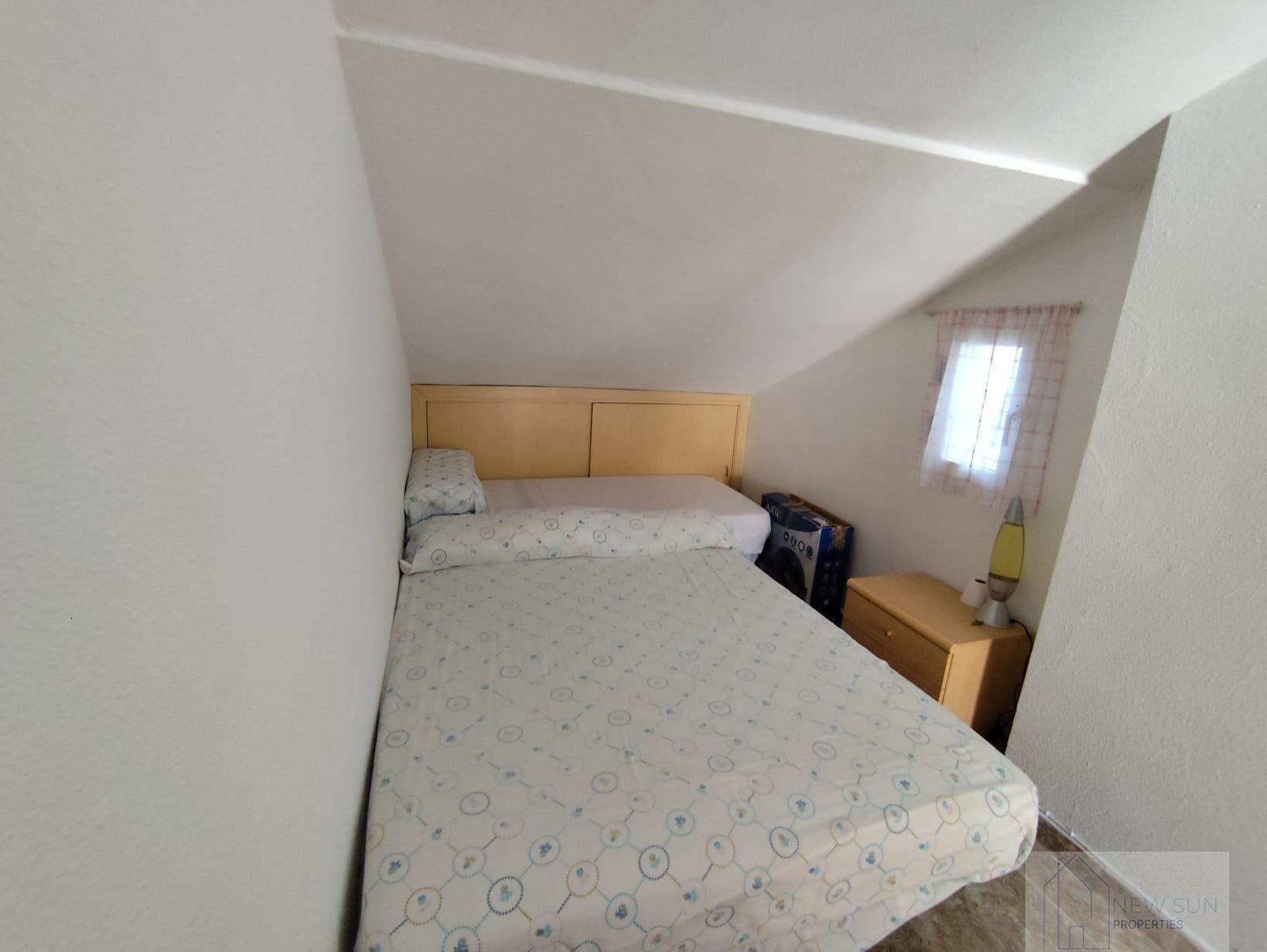 For sale of duplex in Los Alcázares