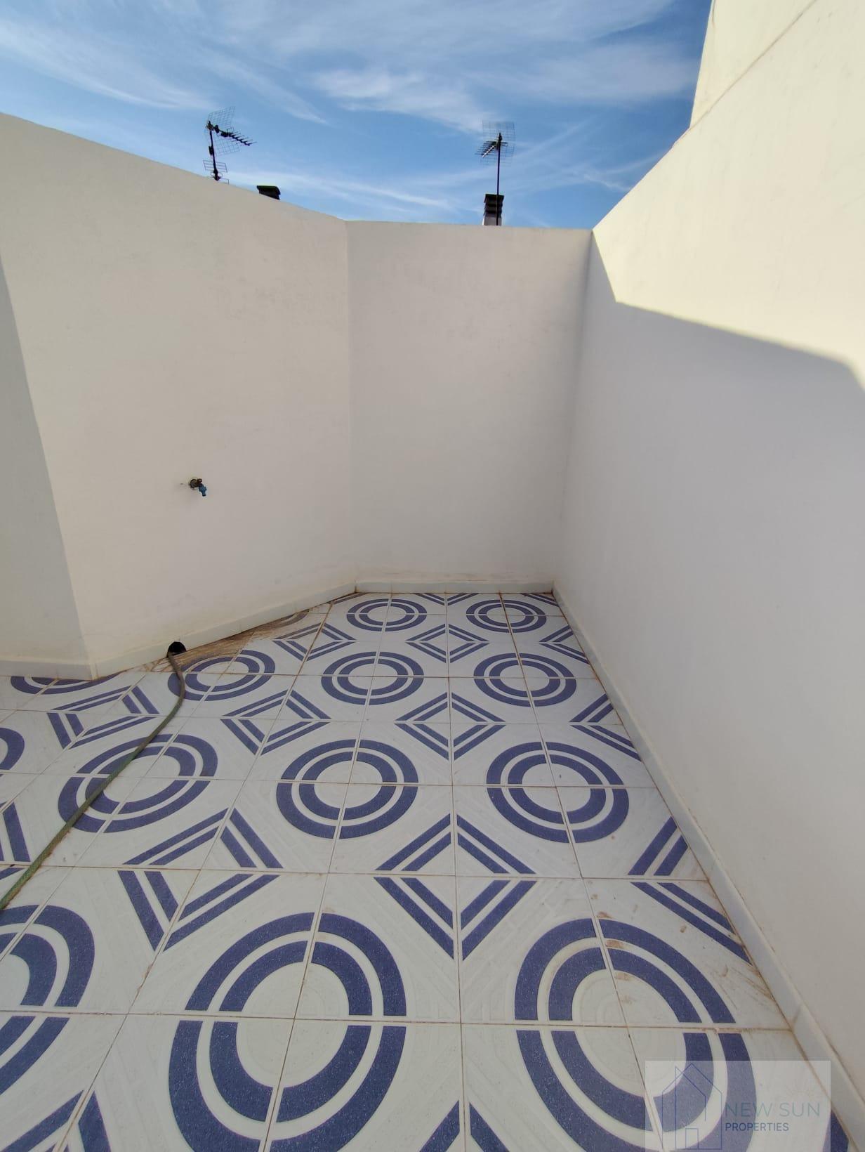 For sale of duplex in Los Alcázares