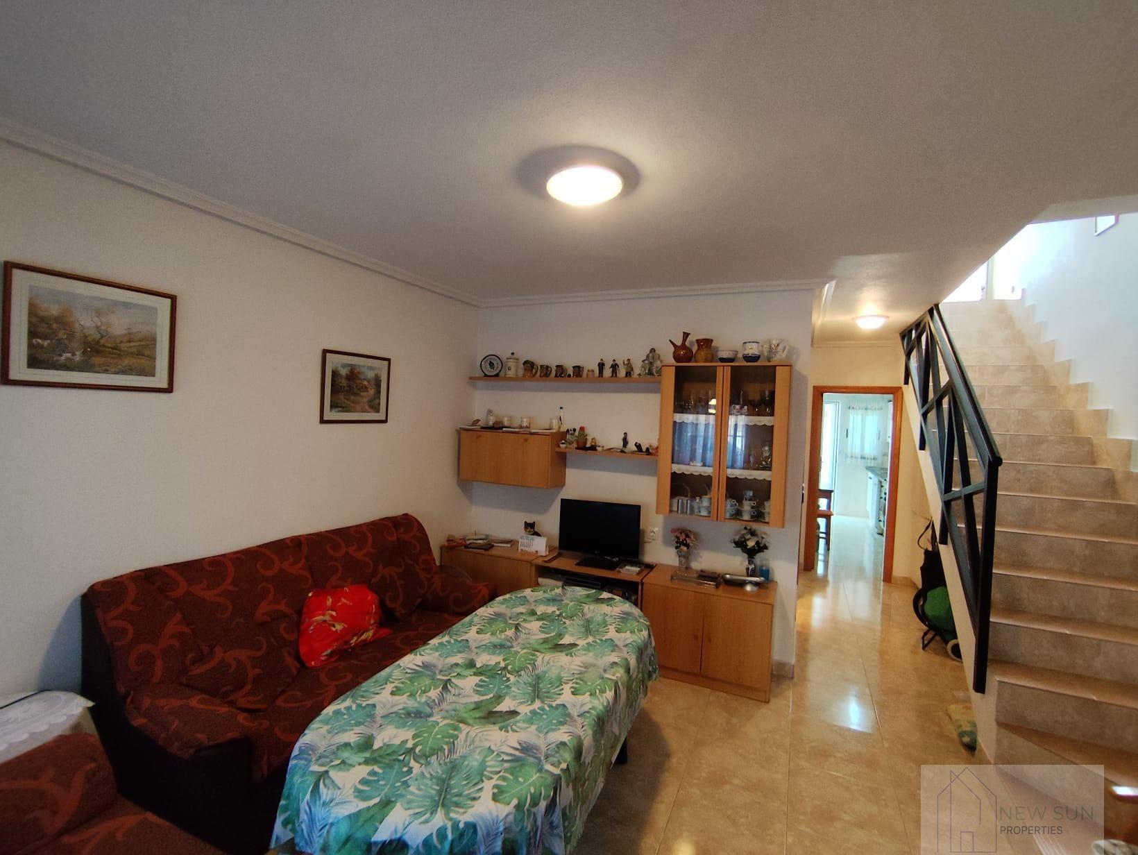 For sale of duplex in Los Alcázares