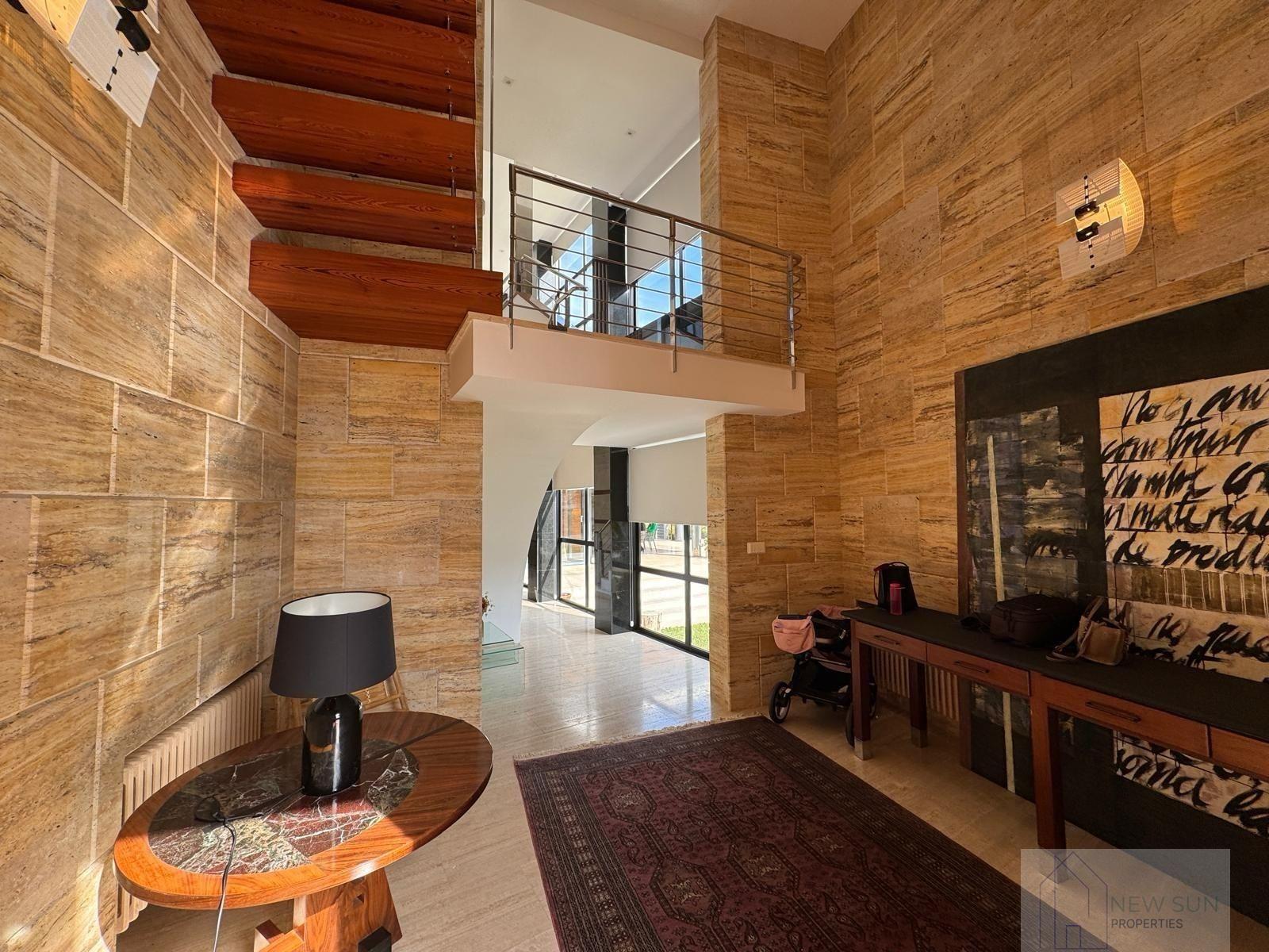 For sale of villa in Orihuela Costa